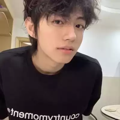 闻皎月